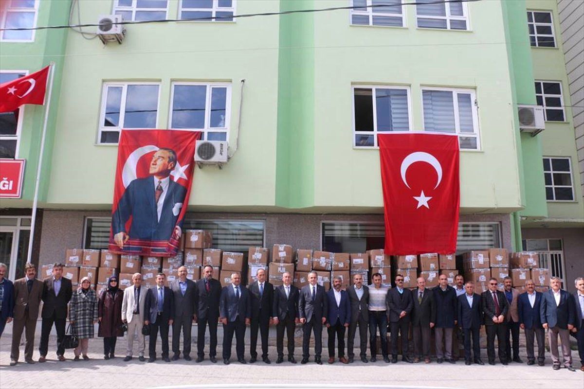 Tosya\'daki İhtiyaç Sahibi Öğrencilere Yardım