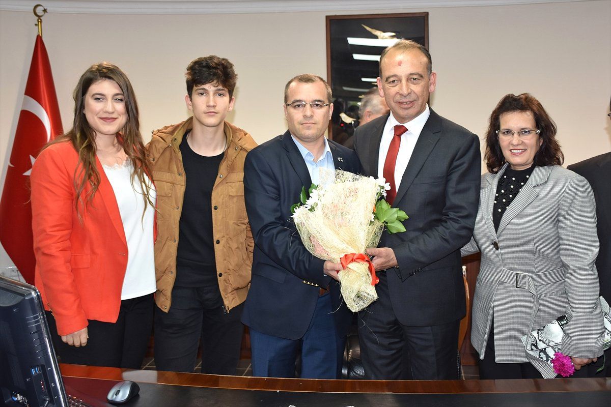 Turgutlu Belediyesi\'nde Devir Teslim Töreni