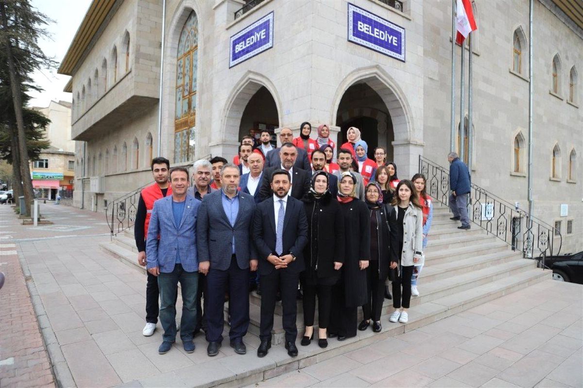 Türk Kızılay\'ı Nevşehir Şube Yöneticileri, Başkan Arı\'yı Ziyaret Etti