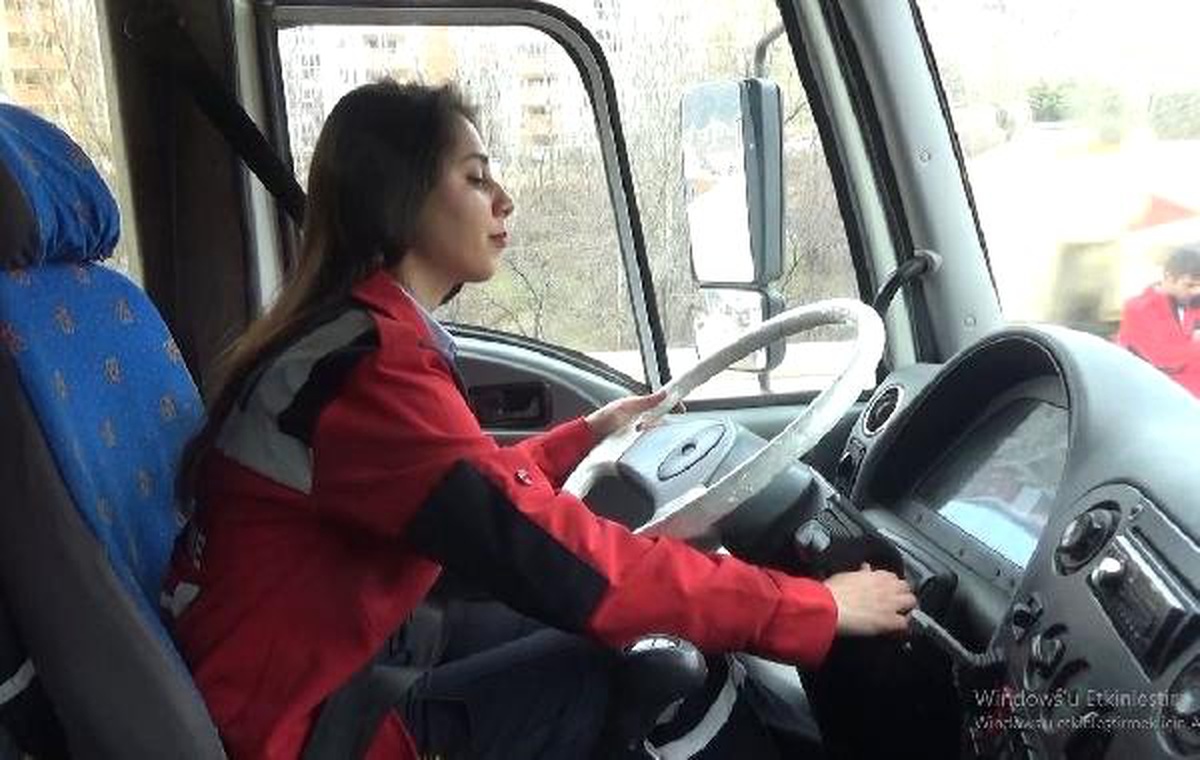 Üniversiteliler, Kamyon Kullanmak İçin Ders Alıyor
