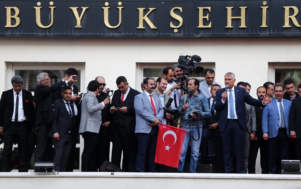 Adana Büyükşehir Belediye Başkanı Seçilen Karalar Mazbatasını Aldı