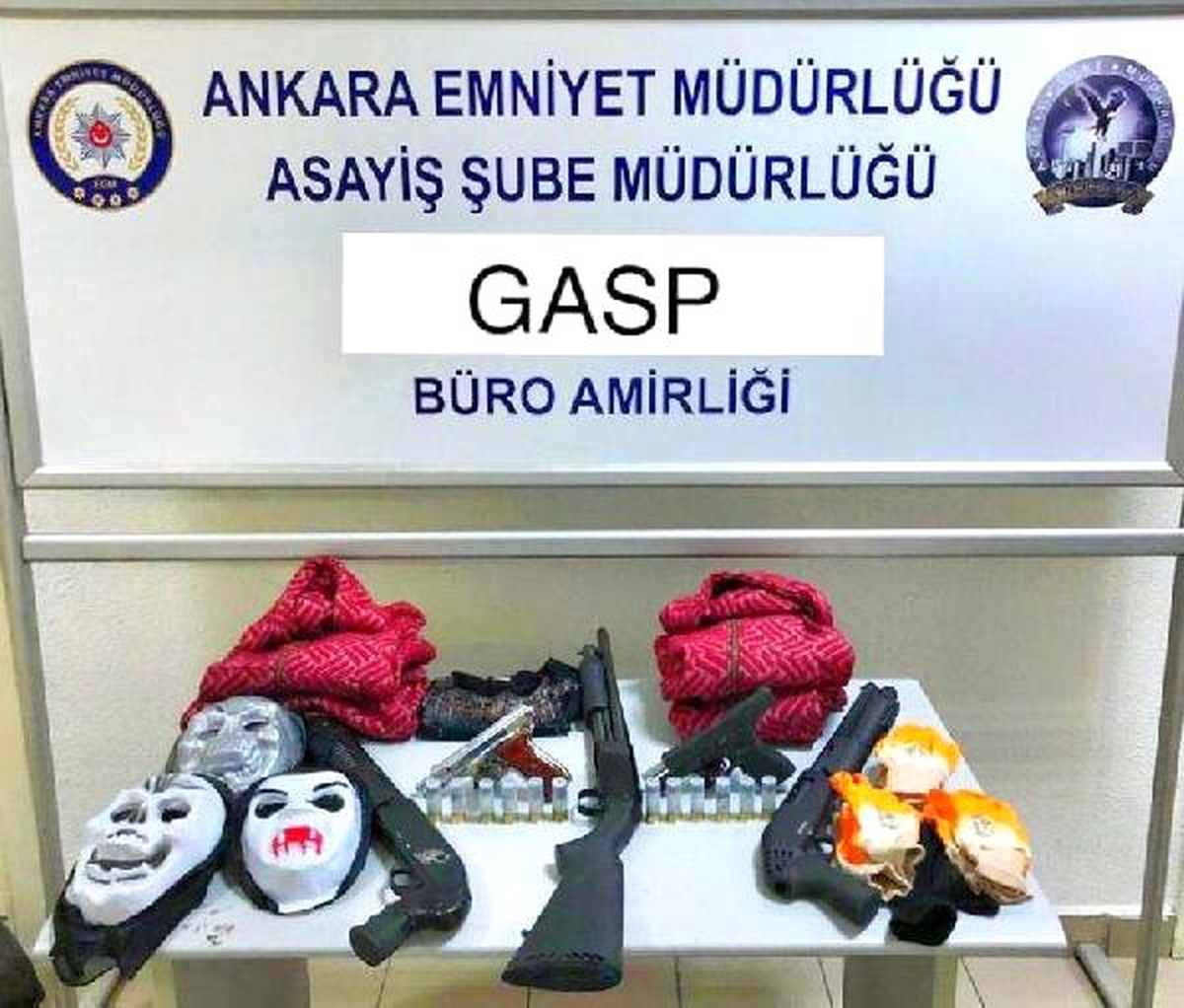 Akaryakıt İstasyonunda Pompalı Tüfekli Soygun Kamerada