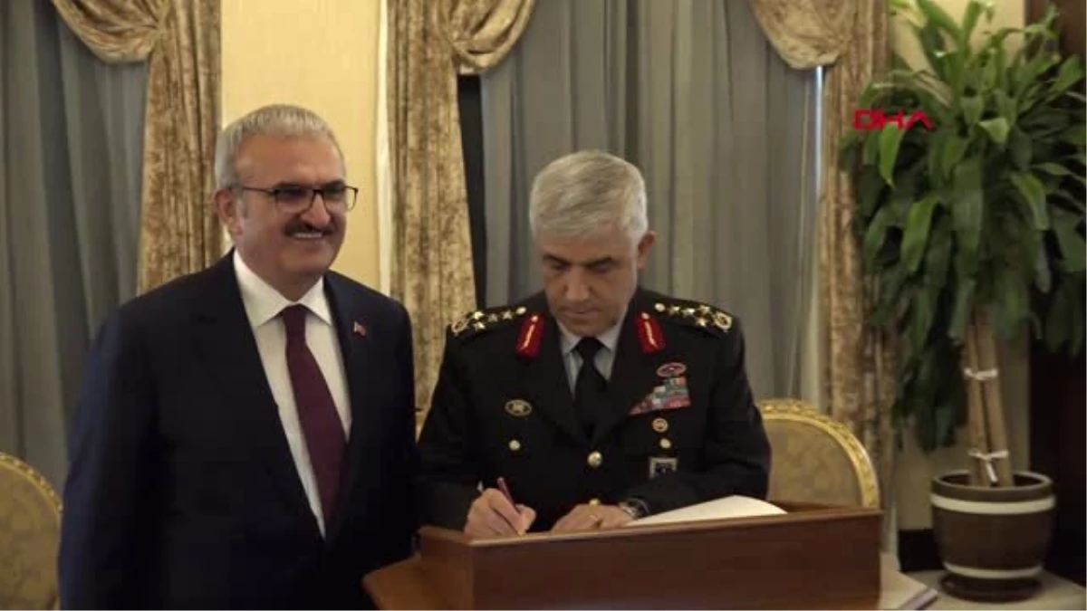 Antalya Jandarma Genel Komutanı Vali Karaloğlu\'nu Ziyaret Etti