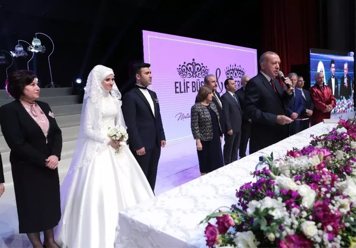 Cumhurbaşkanı Erdoğan, Bekir Bozdağ\'ın Oğlunun Nikah Şahidi Oldu