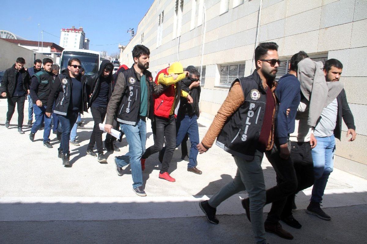 Elazığ\'da Uyuşturucu Operasyonu: 11 Şüpheli Adliyeye Sevk Edildi
