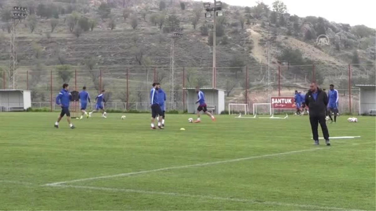Evkur Yeni Malatyasporlu Futbolcular Galibiyet Peşinde