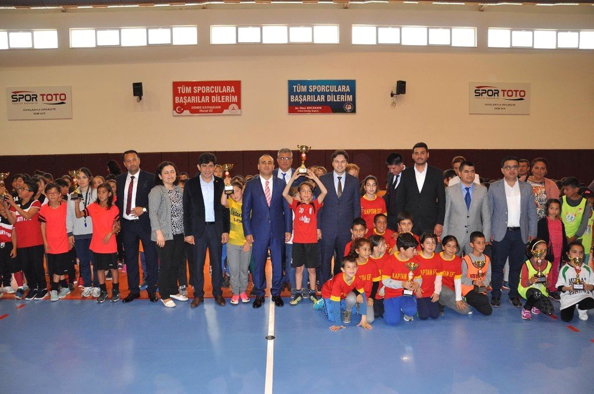 Geleneksel Çocuk Oyunları\' Şenliği Sona Erdi.
