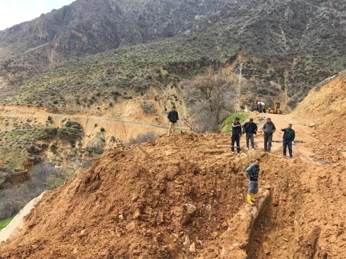 Heyelan Nedeniyle Kozluk İlçesi Susuz Kaldı