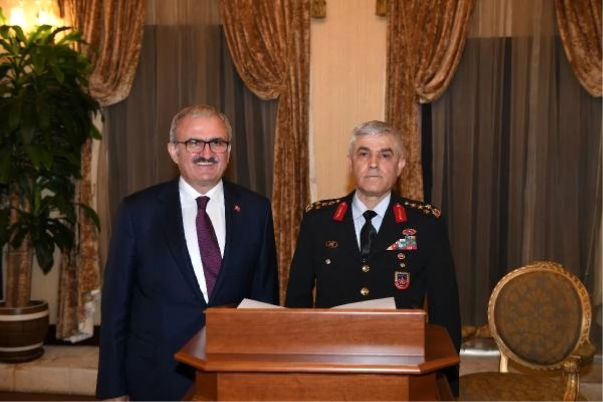 Jandarma Genel Komutanı Çetin, Antalya Valisi Karaloğlu\'nu Ziyaret Etti