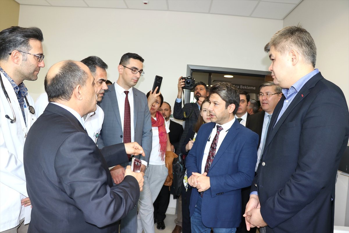 Kazakistan Sağlık Bakanı Birtanov Adana\'da