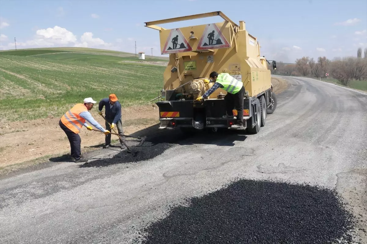 Köy Yollarında Bakım Çalışması