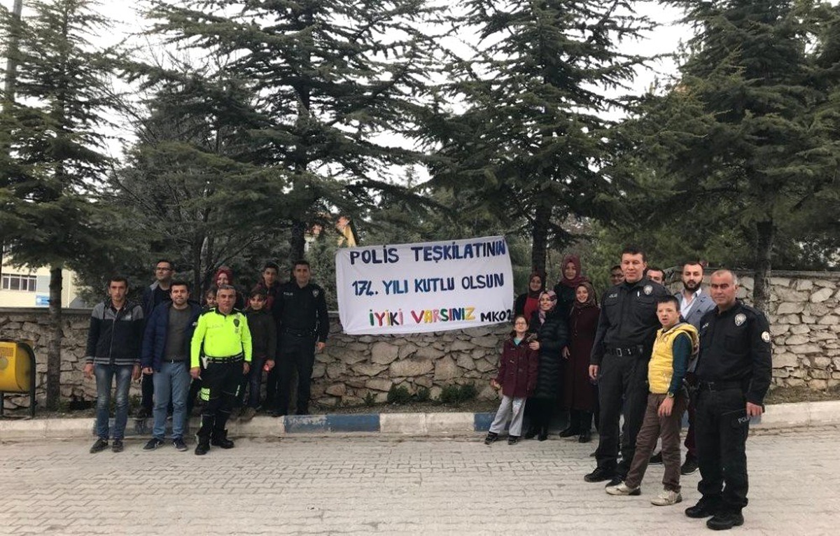 Öğrencilerinden Altıntaş Emniyet Amirliği\'ne Polis Haftası Ziyareti