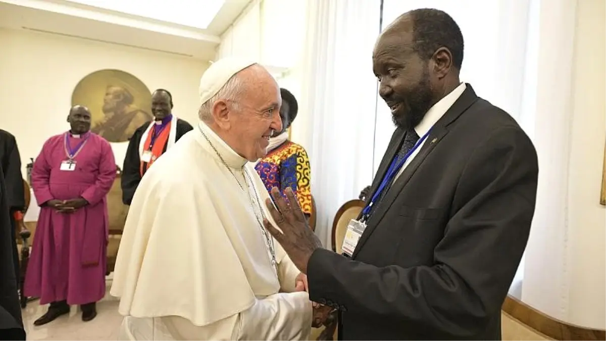 Papa Francis Barış İçin Güney Sudanlı Liderlerin Ayağını Öptü