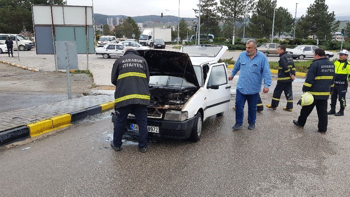 Seyir Halindeki Otomobil Alev Aldı