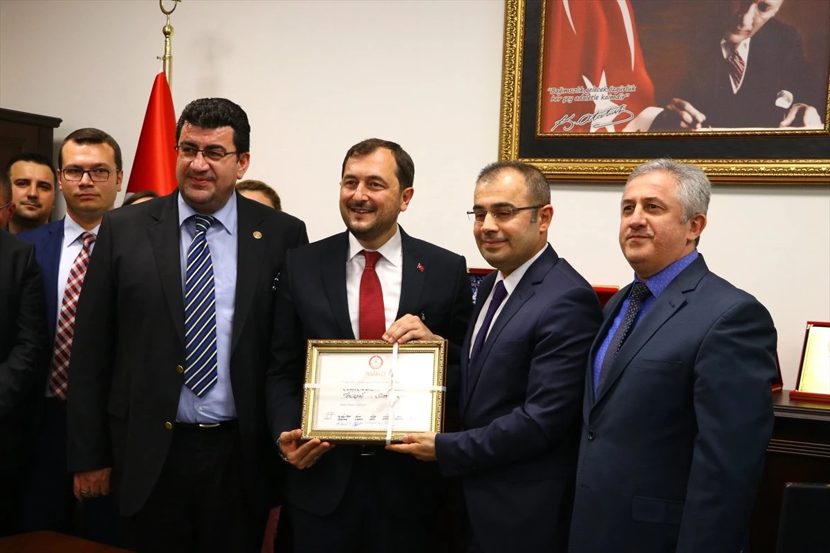 Süleymanpaşa Belediye Başkanı Yüksel, Mazbatasını Aldı