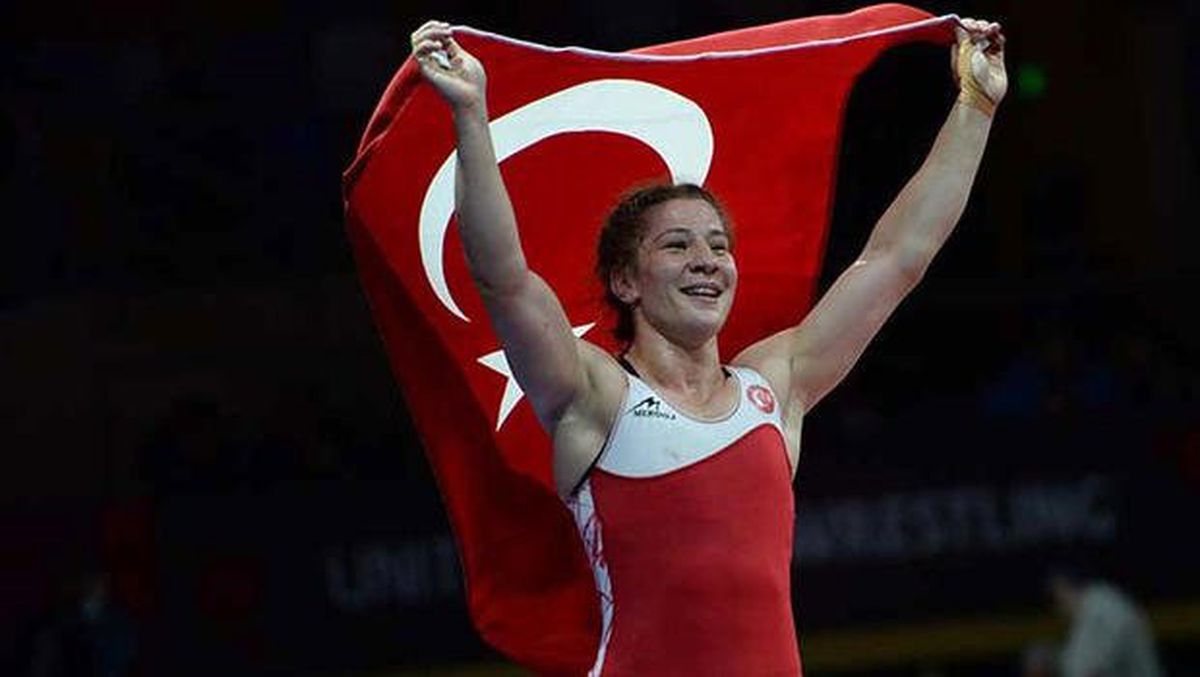 Yasemin Adar\'dan Altın Geldi!