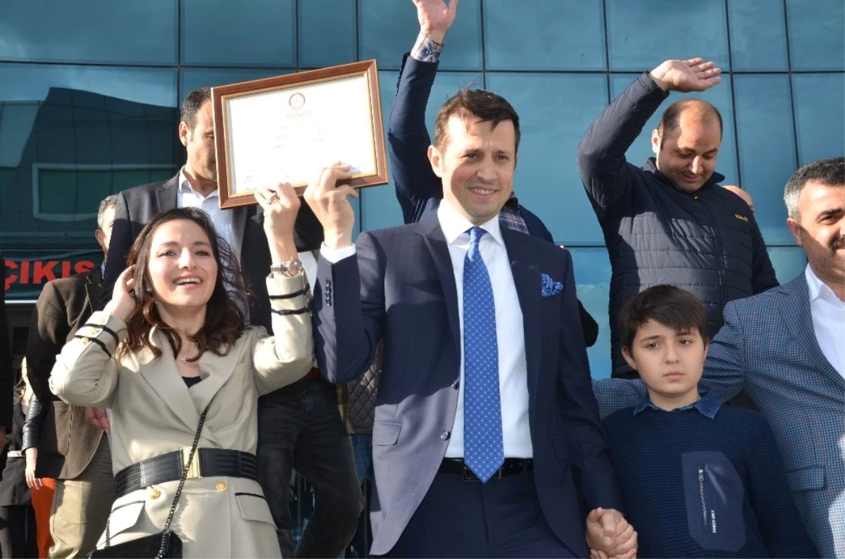 Yeniden Çerkezköy Belediye Başkanı Seçilen Akay Mazbatasını Aldı