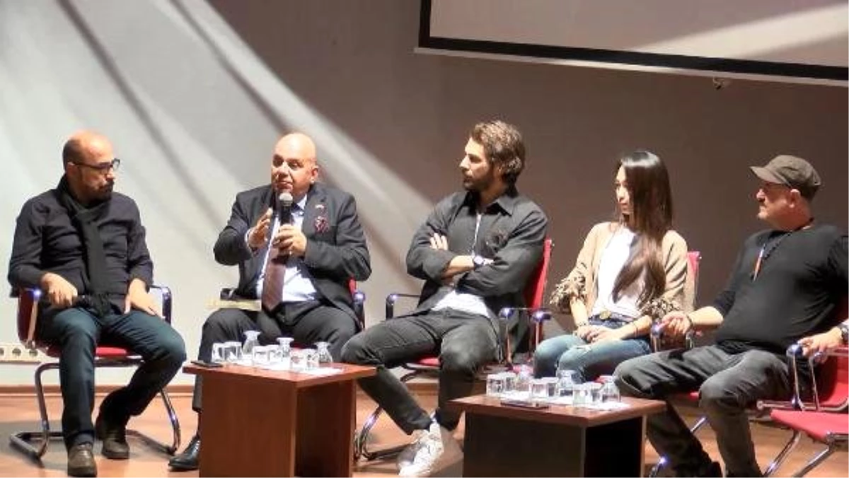 Yuvaya Dönüş\' Filmi Oyuncuları İstanbul Üniversitesi Öğrencileri ile Buluştu