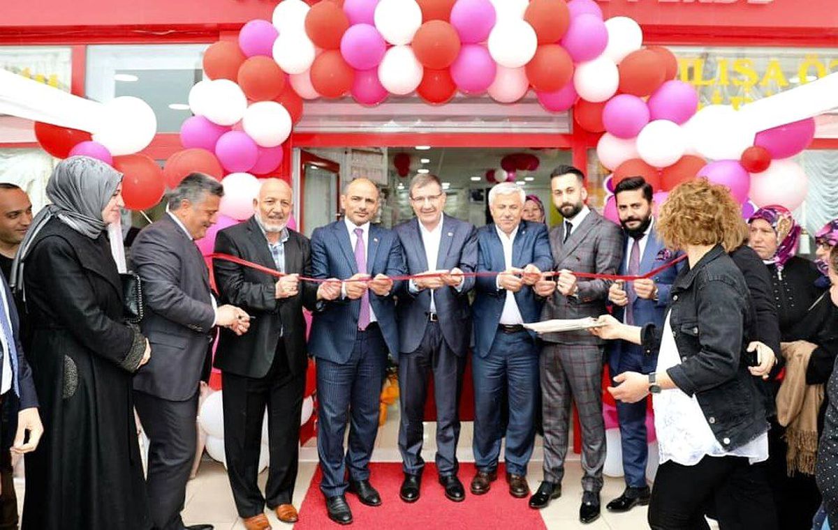 Başkan Söğüt İlk Açılış Kurdelesini Kesti
