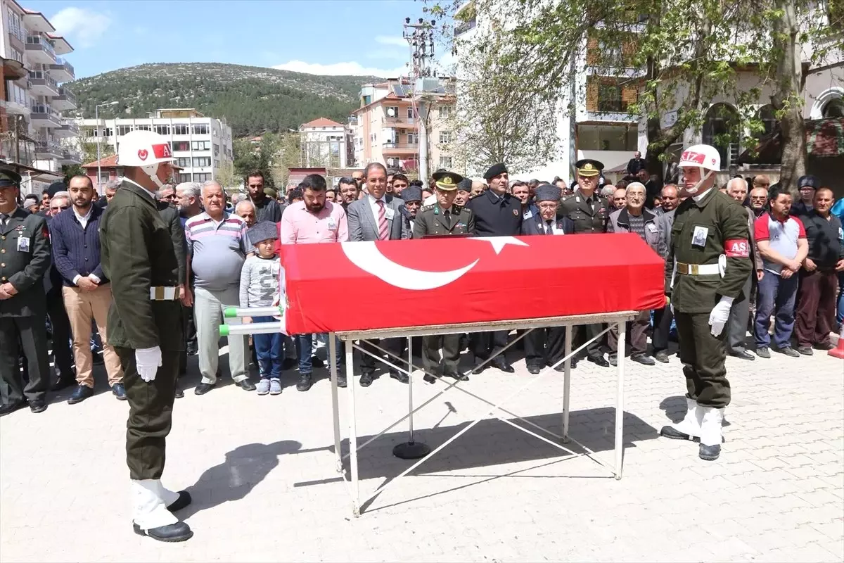 Burdur\'da Kıbrıs Gazisi Son Yolculuğuna Uğurlandı