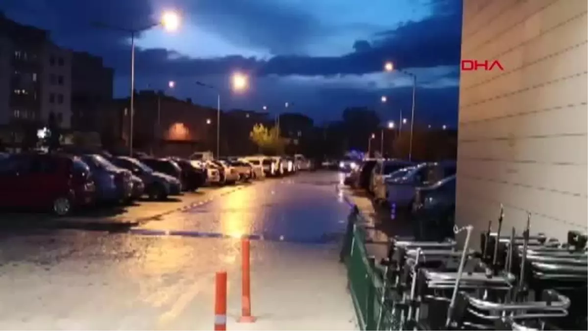 Bursa Dere Yatağına Yuvarlanan Otomobil Hurdaya Döndü 2 Yaralı
