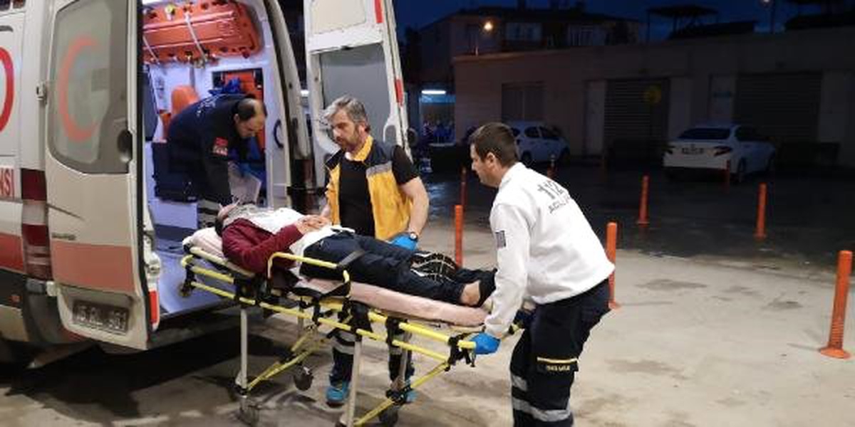 Dere Yatağına Yuvarlanan Otomobil Hurdaya Döndü: 2 Yaralı