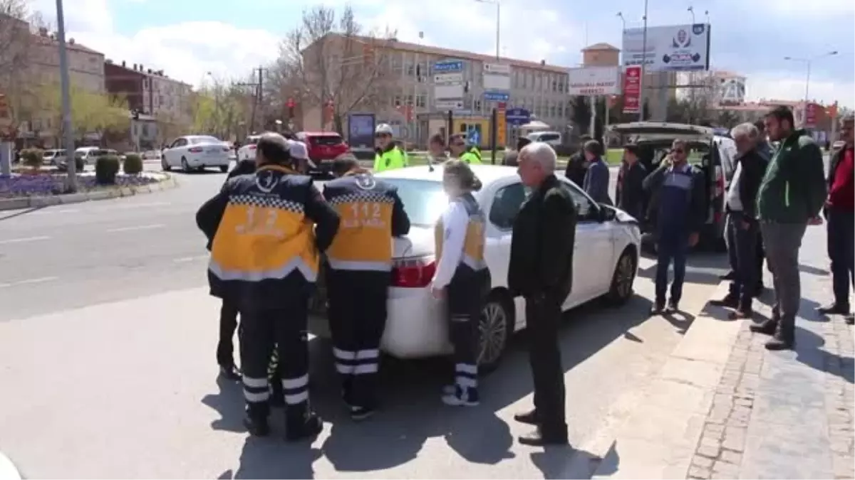 Elazığ\'da Trafik Kazası: 2 Yaralı