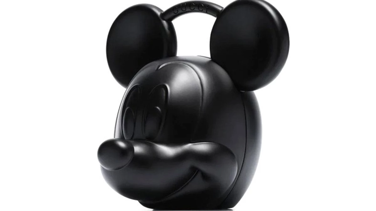 Guccı\'nin Abartı Fiyatıyla Dikkat Çeken Mickey Mouse Temalı Çantası