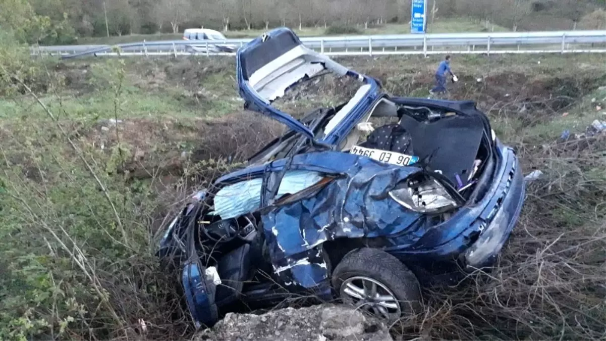 Hurdaya Dönen Otomobilden Sağ Çıktılar