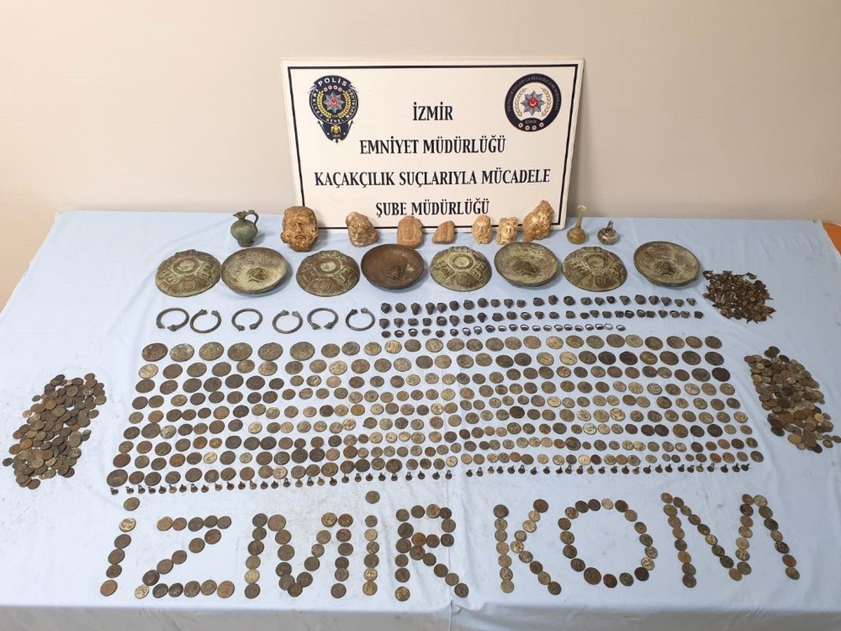 İzmir\'de Lidyalılara Ait Tarihi Eserler Ele Geçirildi
