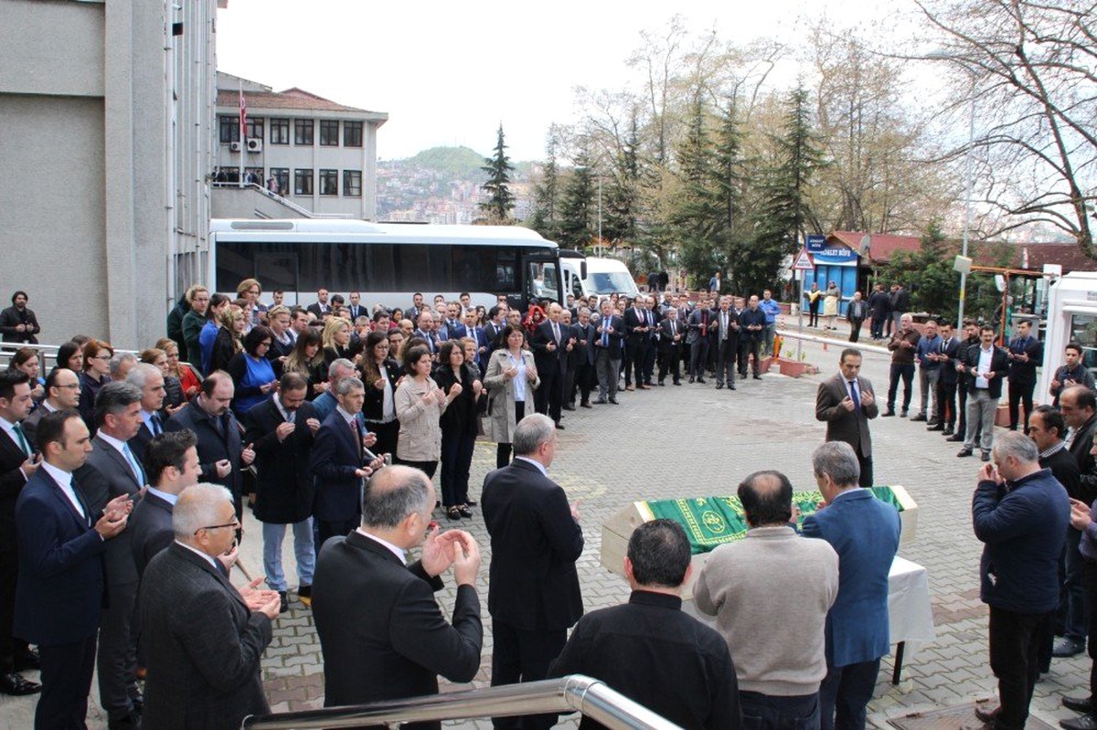 Kalp Krizinden Ölen Merkez İlçe Seçim Kurulu Müdürü Son Yolculuğuna Uğurlandı