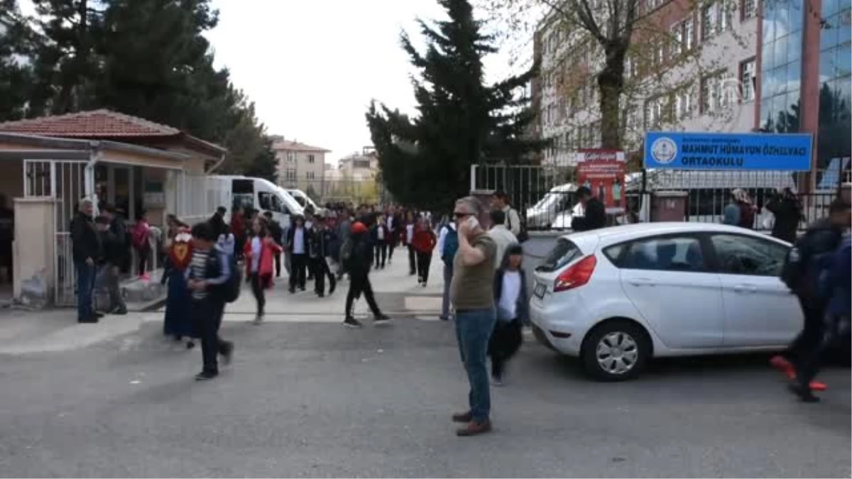 Gaziantep\'te 12 Öğrenciyi Hastanelik Eden Naftalin Şakası