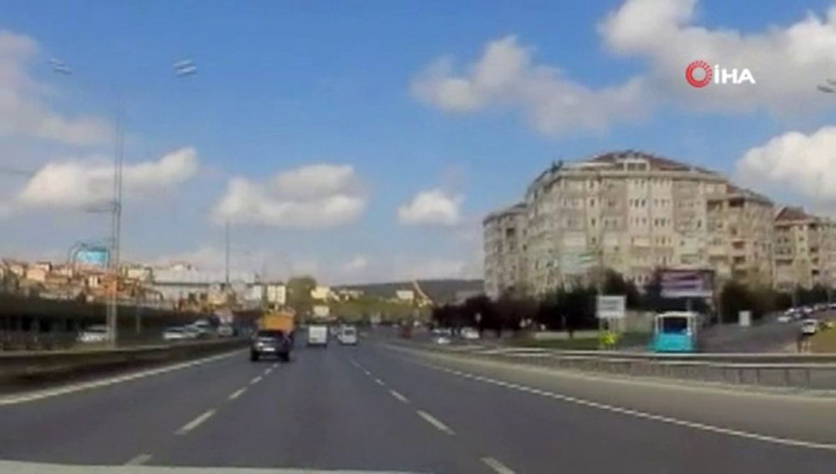 Makas Atarak İlerleyen Hafriyat Kamyonu Kamerada