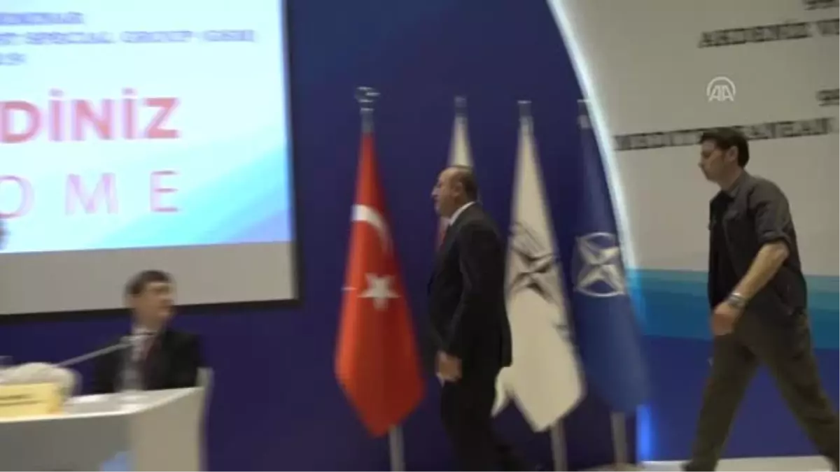 NATO Parlamenter Asamblesi 99. Rose-Roth Semineri- Fransa Heyetinin Salonu Terketmesi