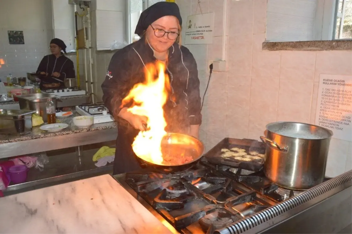 Öğrenciler En Güzel Salataya Yapmak İçin Yarıştı