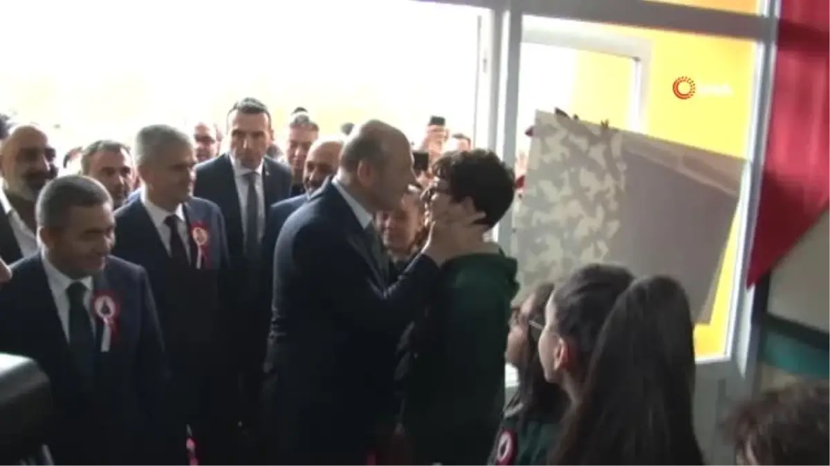 Öğrencilerden Bakan Soylu\'yu Duygulandıran Sunum