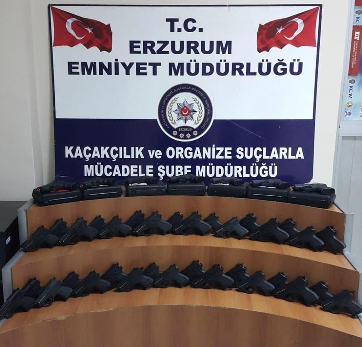 Polisten Kaçamadılar