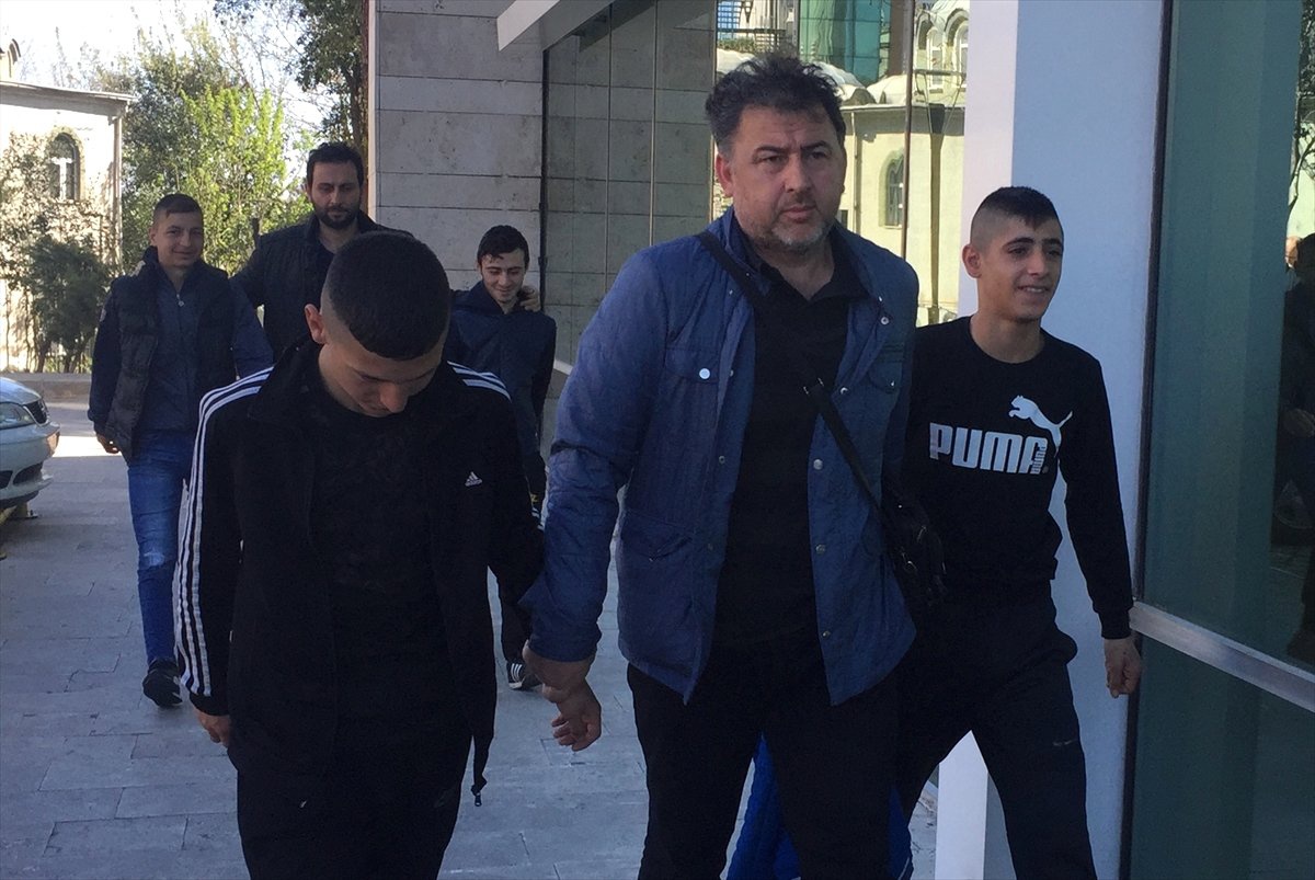 Samsun\'da Otomobil Çaldıkları Öne Sürülen 4 Çocuk Zanlı Tutuklandı