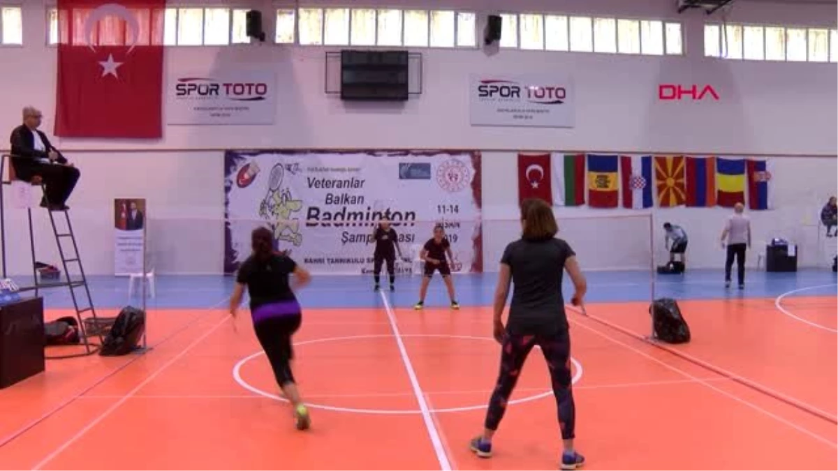 Spor Veteranlar Balkan Badminton Şampiyonası Başladı