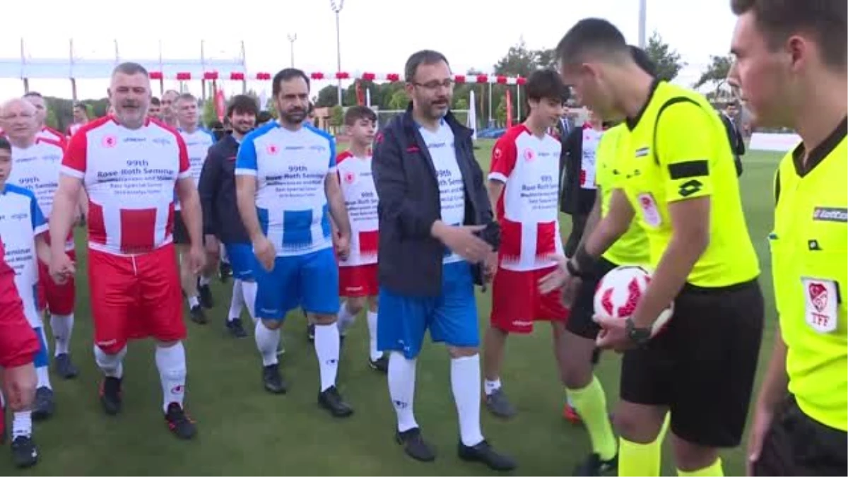 Suriyeli ve Türk Çocuklar, Milletvekilleriyle Futbol Maçı Yaptı