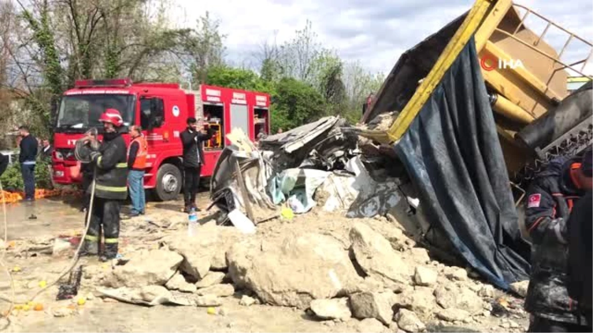 Tırlar ve Kamyonların Çarpıştığı Zincirleme Trafik Kazasında 4 Kişi Yaralandı