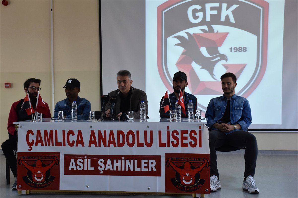 Türk Futbolunun En Önemli Problemi Yöneticilerdir"
