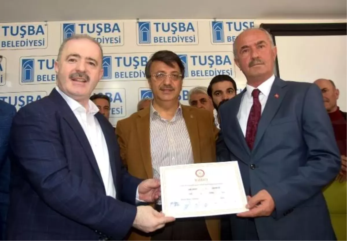 Tuşba\'da Hdp\'li Adayın Yerine Mazbata Alan  Ak Parti\'li Göreve Başladı