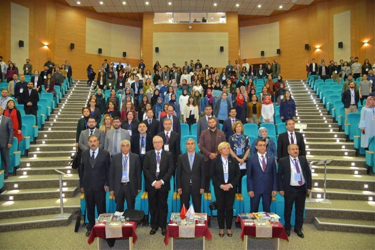 Uluslararası Ahi Evran Tıp ve Sağlık Bilimleri Kongresi Kaeü\'sinde Başladı