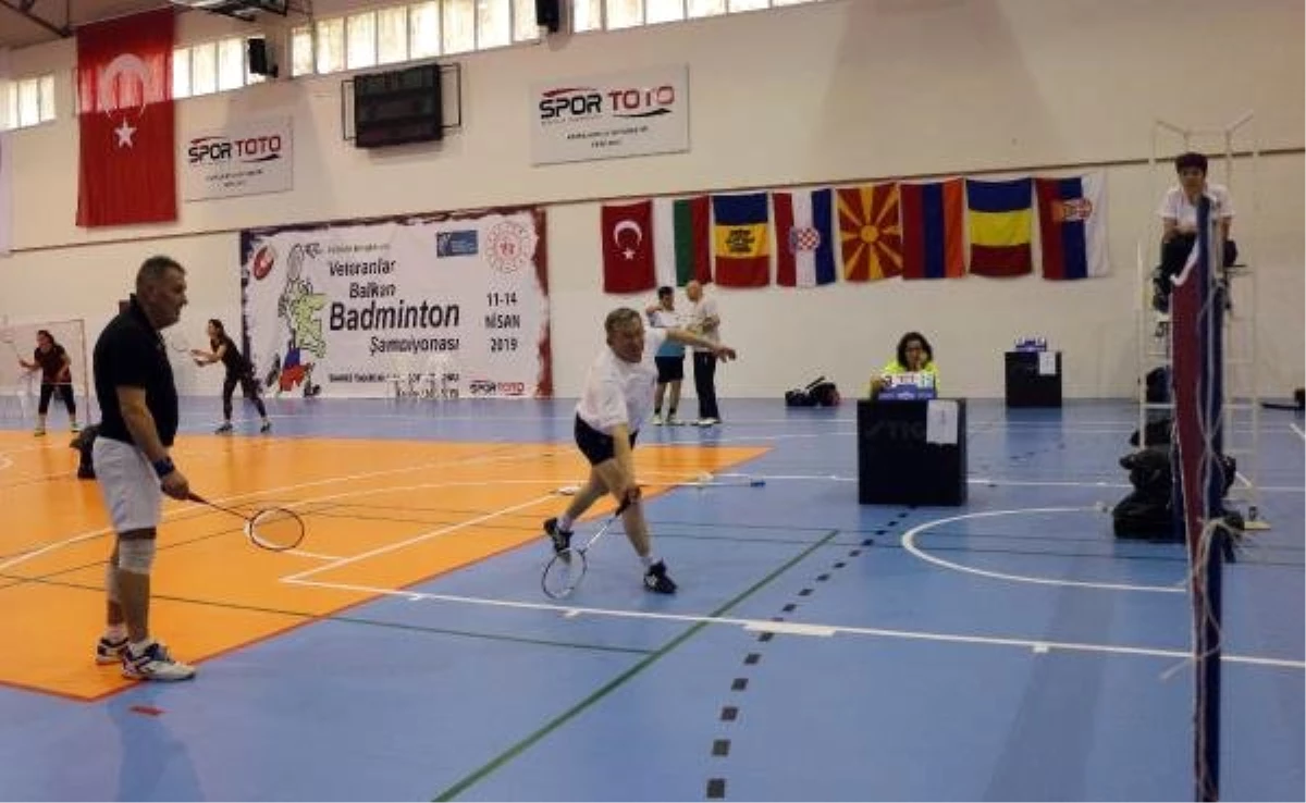 Veteranlar Balkan Badminton Şampiyonası Antalya\'da Başladı