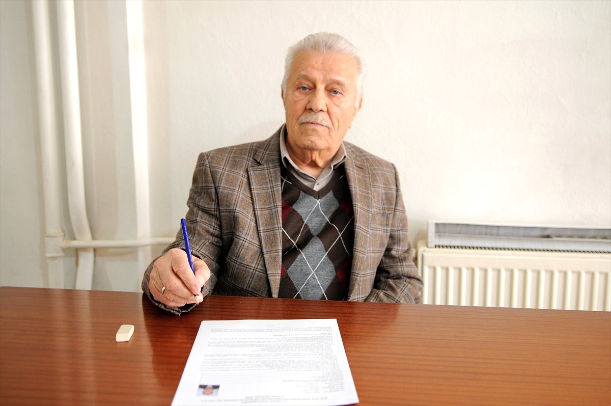 83 Yaşındaki Emekli Öğretmenin Sınav Heyecanı