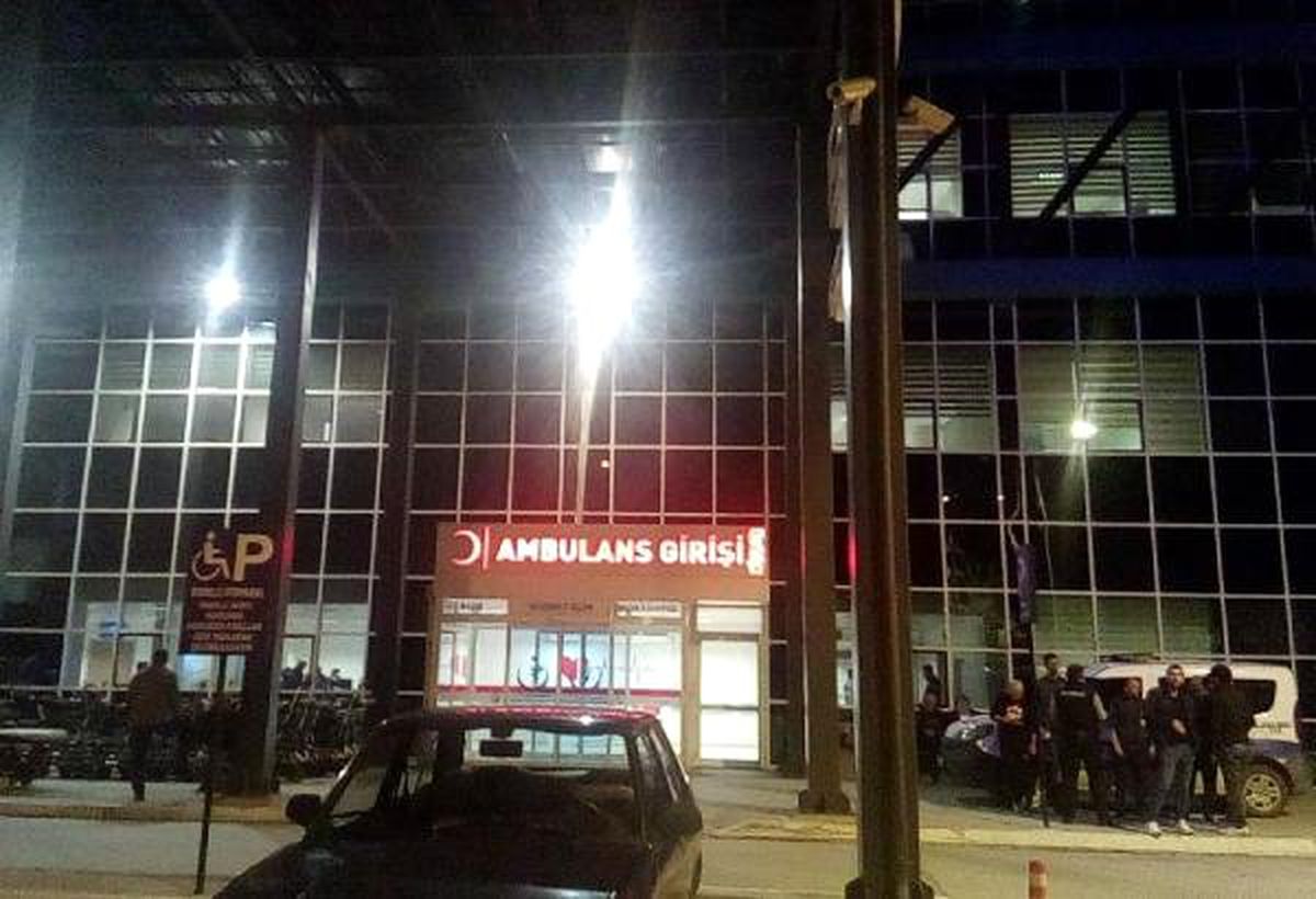 Beydağ\'da Başkanlık Kutlama Yemeği Sonrası 71 Kişi Hastaneye Kaldırıldı