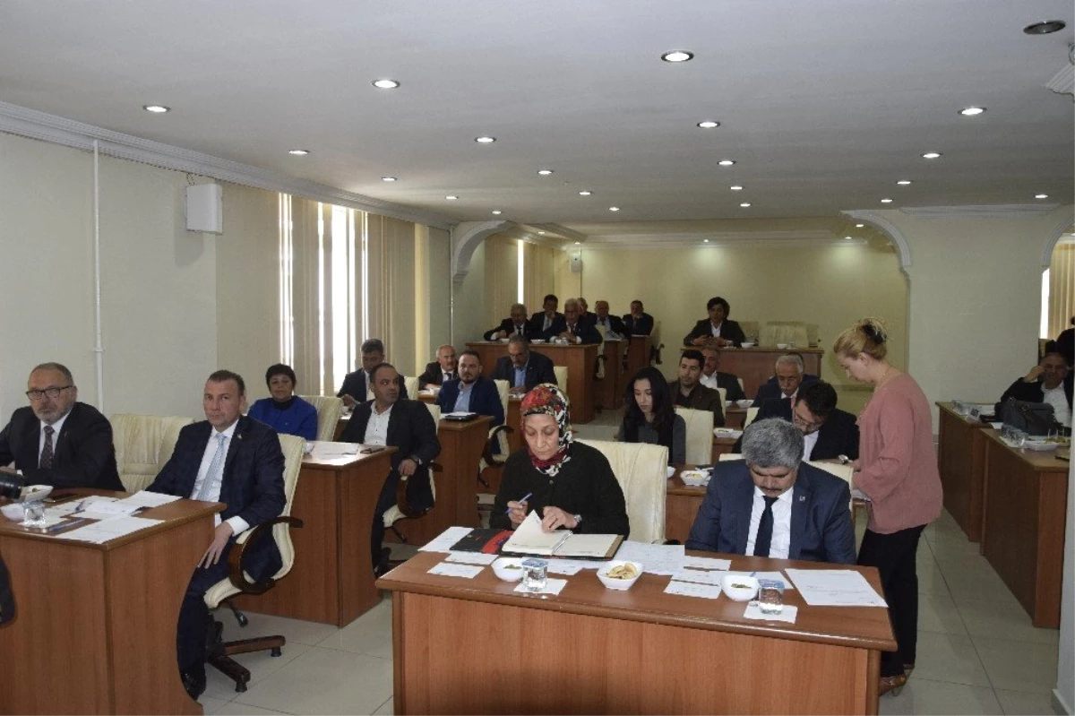 Burdur Belediye Meclisi İlk Toplantısını Yaptı