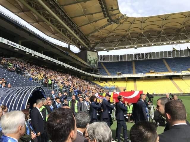 Can Bartu İçin Yapılan Törende Ekrem İmamoğlu'nu Gören Taraftarlar, 'Mustafa Kemal'in Askerleriyiz' Diye Bağırdı