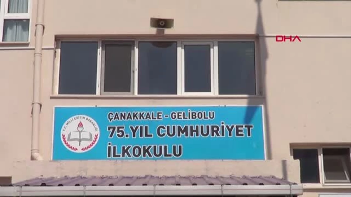 Çanakkale Bu Okulda Öğrenciler, Velileriyle Ders İşliyor